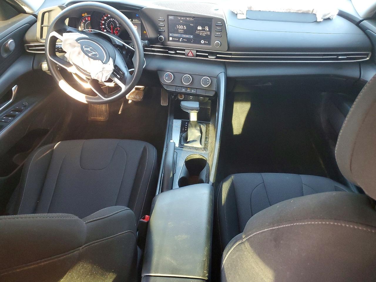 2023 HYUNDAI ELANTRA SE photo 8