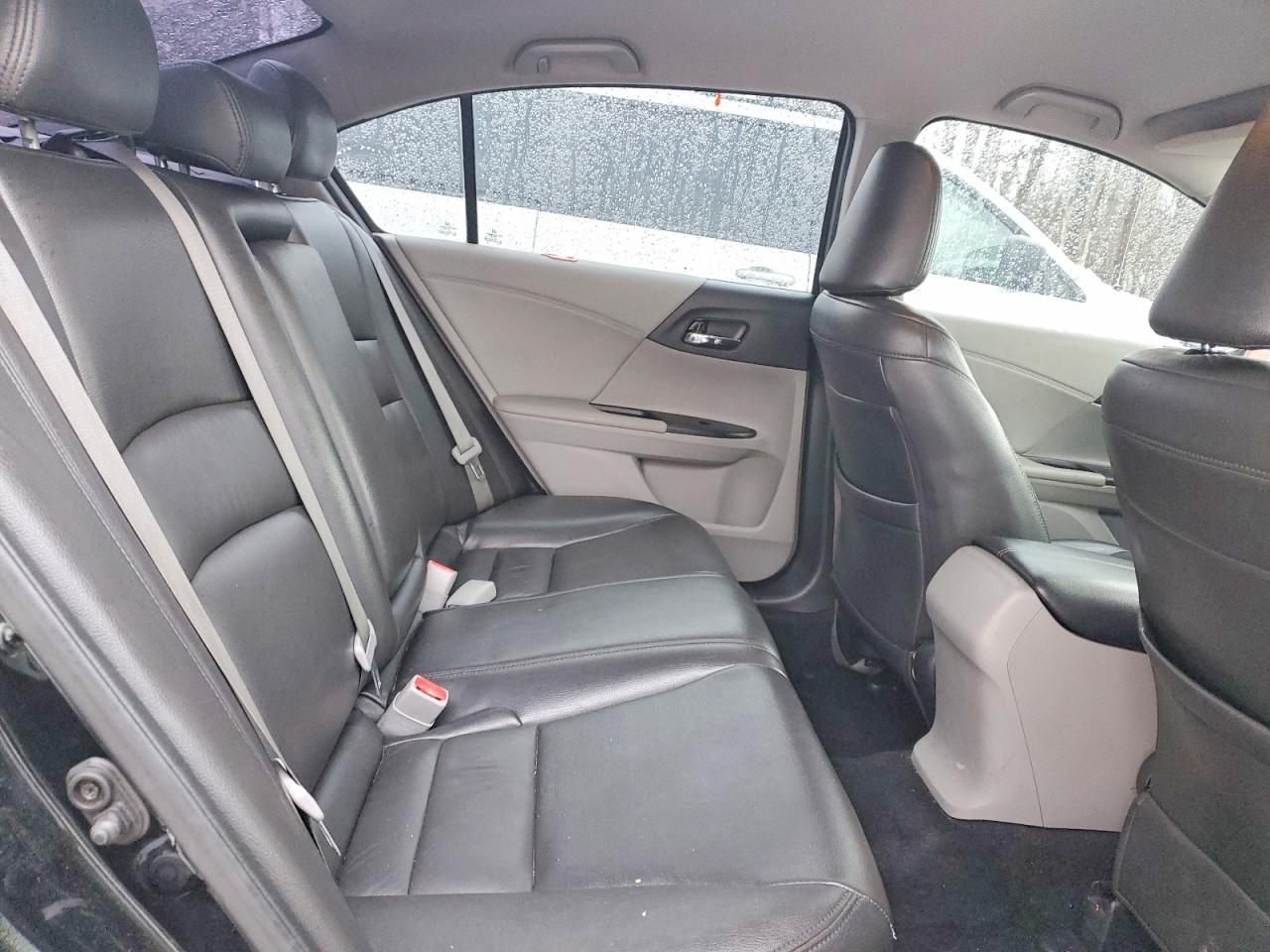 2017 HONDA ACCORD LX photo 10