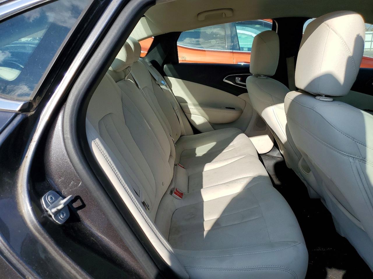 2015 CHRYSLER 200 LIMITED photo 10