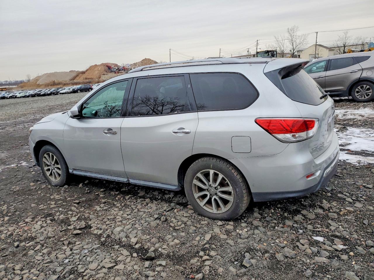 2013 NISSAN PATHFINDER S photo 2