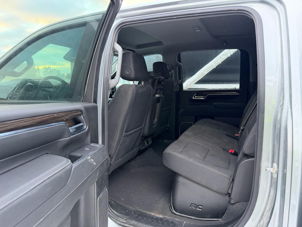 2024 CHEVROLET SILVERADO K3500 LT photo 11