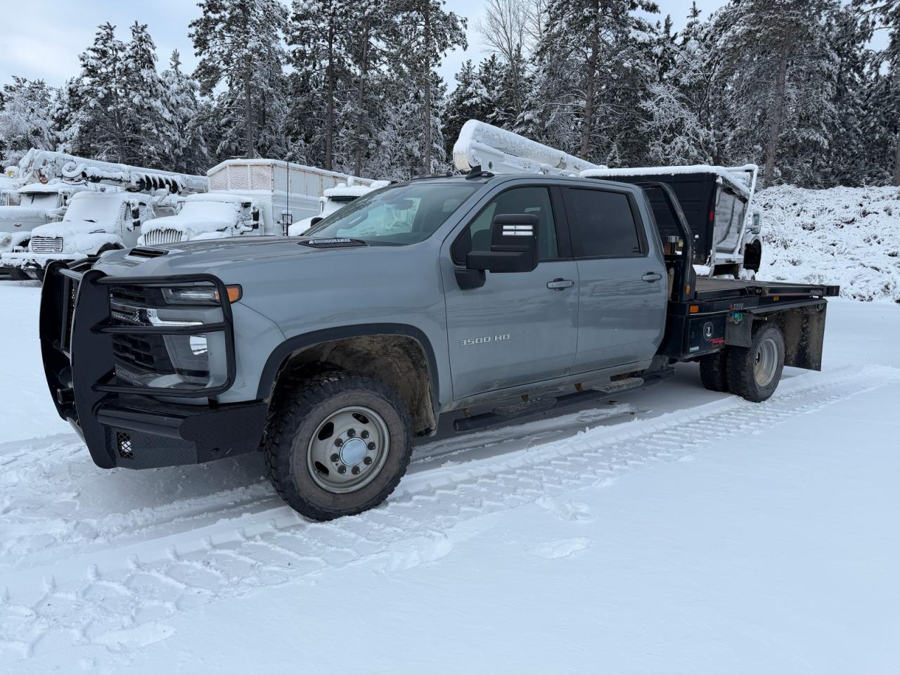 2024 CHEVROLET SILVERADO K3500 LT photo 3