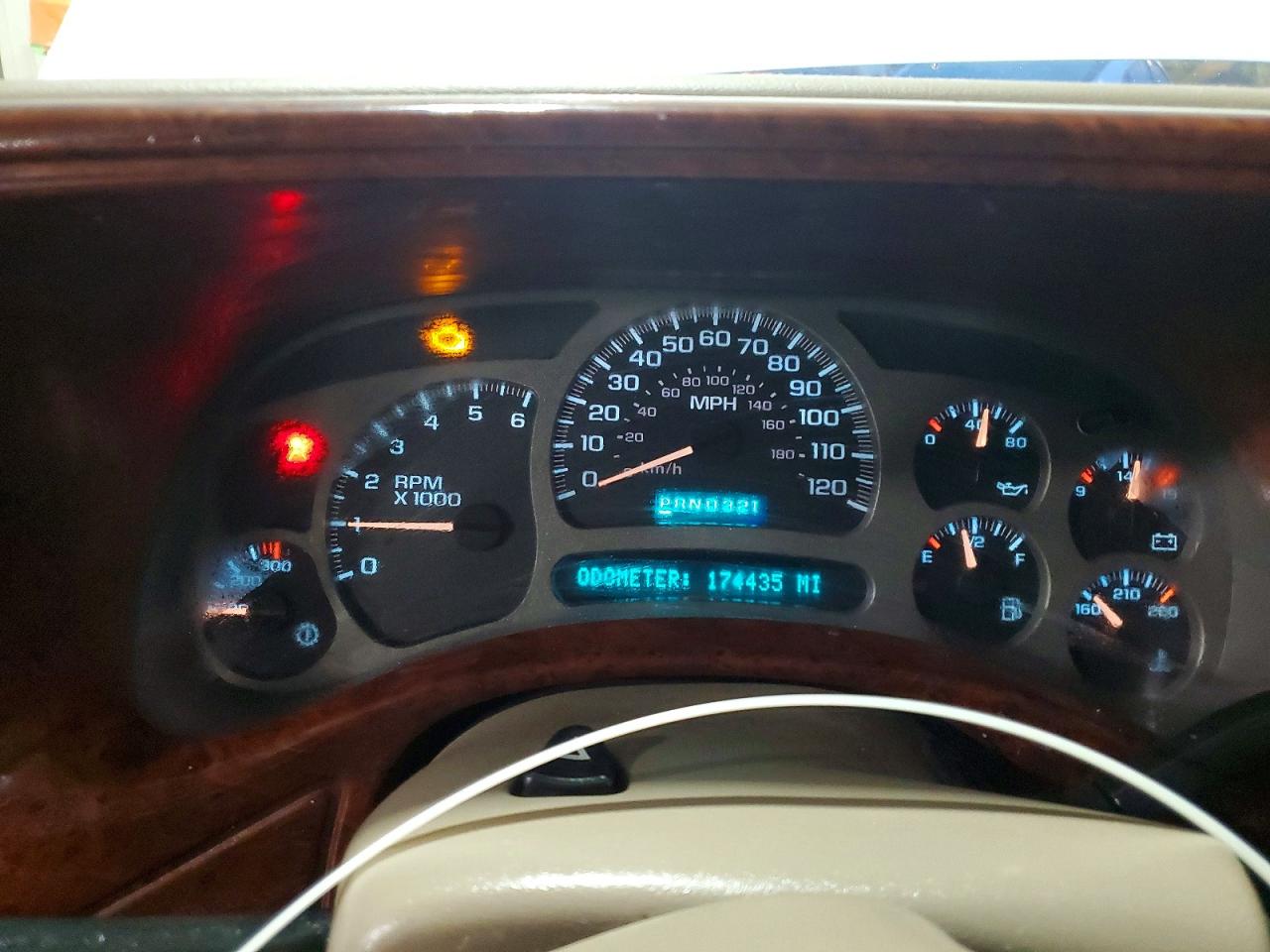 2004 GMC YUKON DENALI photo 9