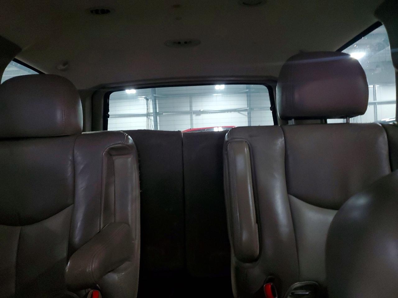 2004 GMC YUKON DENALI photo 10