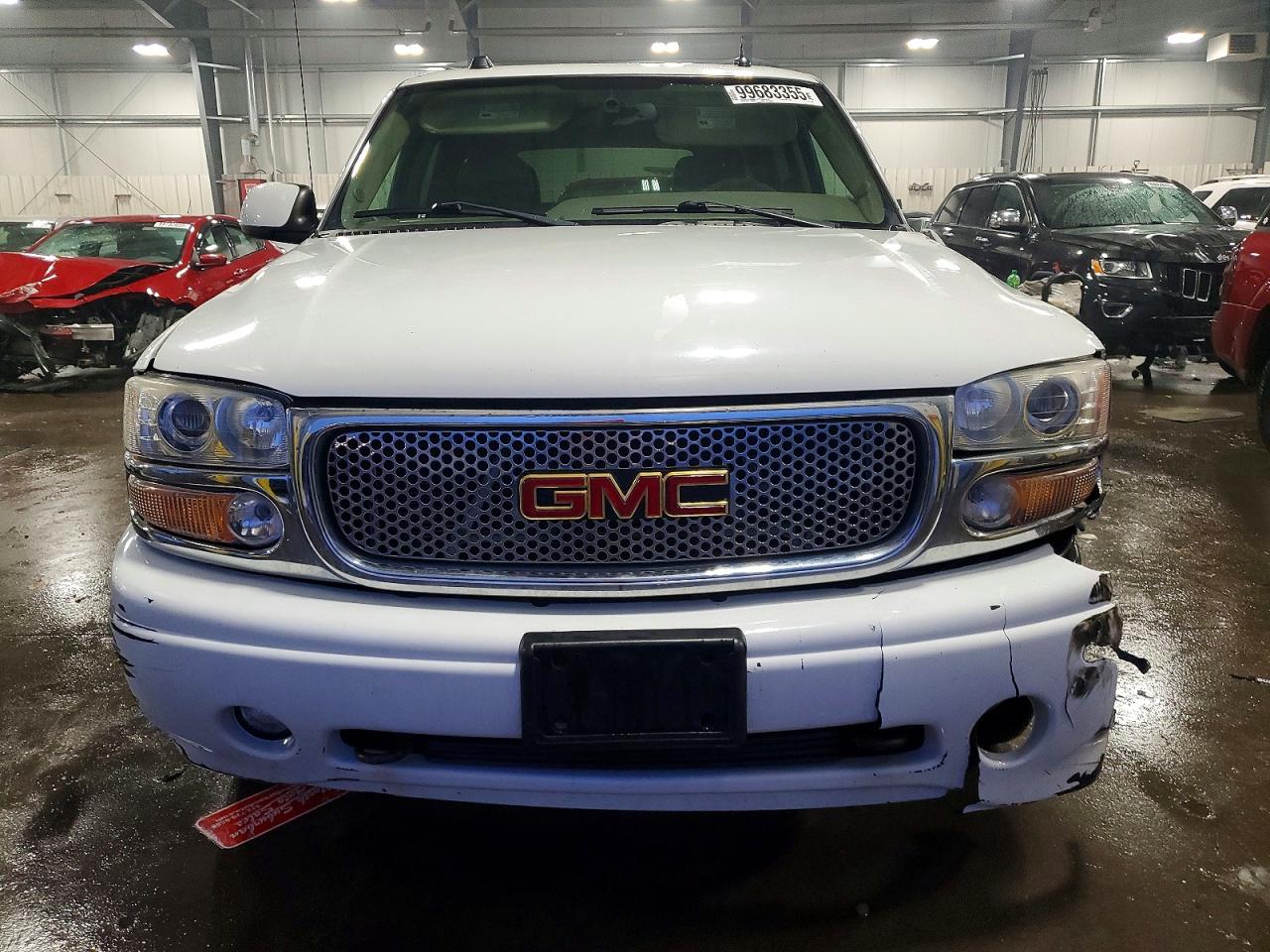 2004 GMC YUKON DENALI photo 5