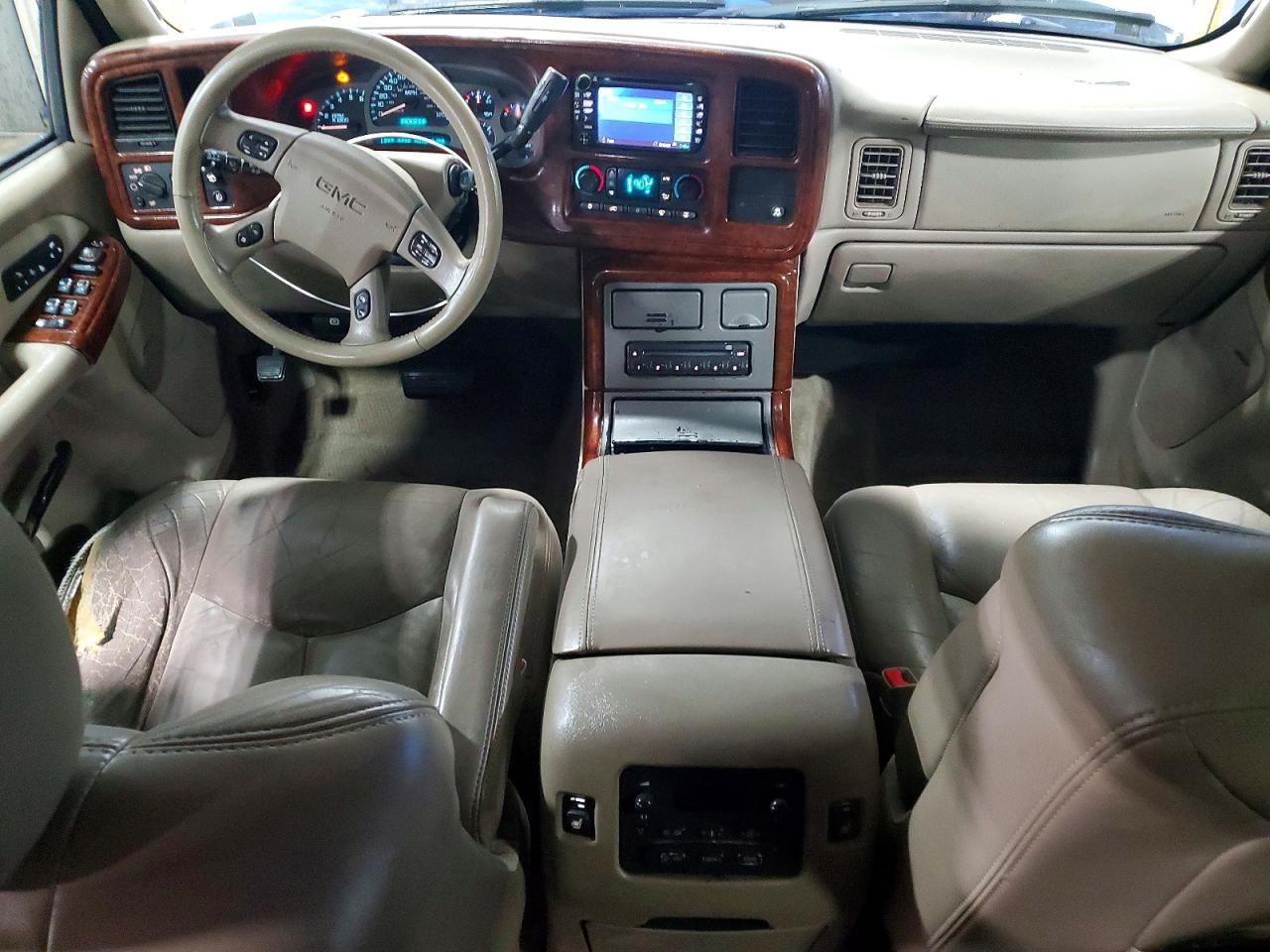 2004 GMC YUKON DENALI photo 8