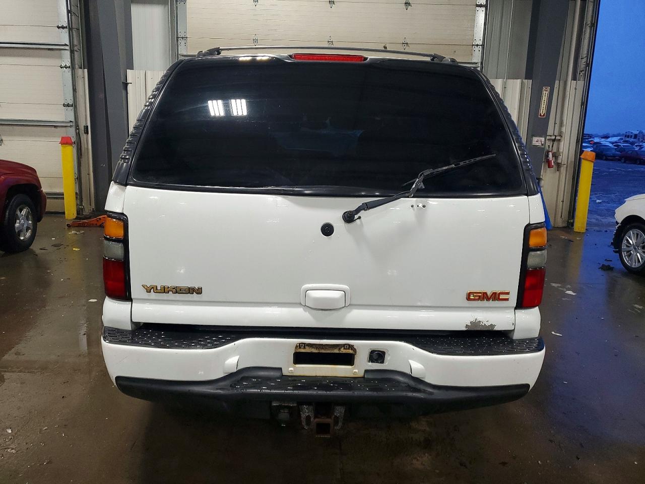 2004 GMC YUKON DENALI photo 6