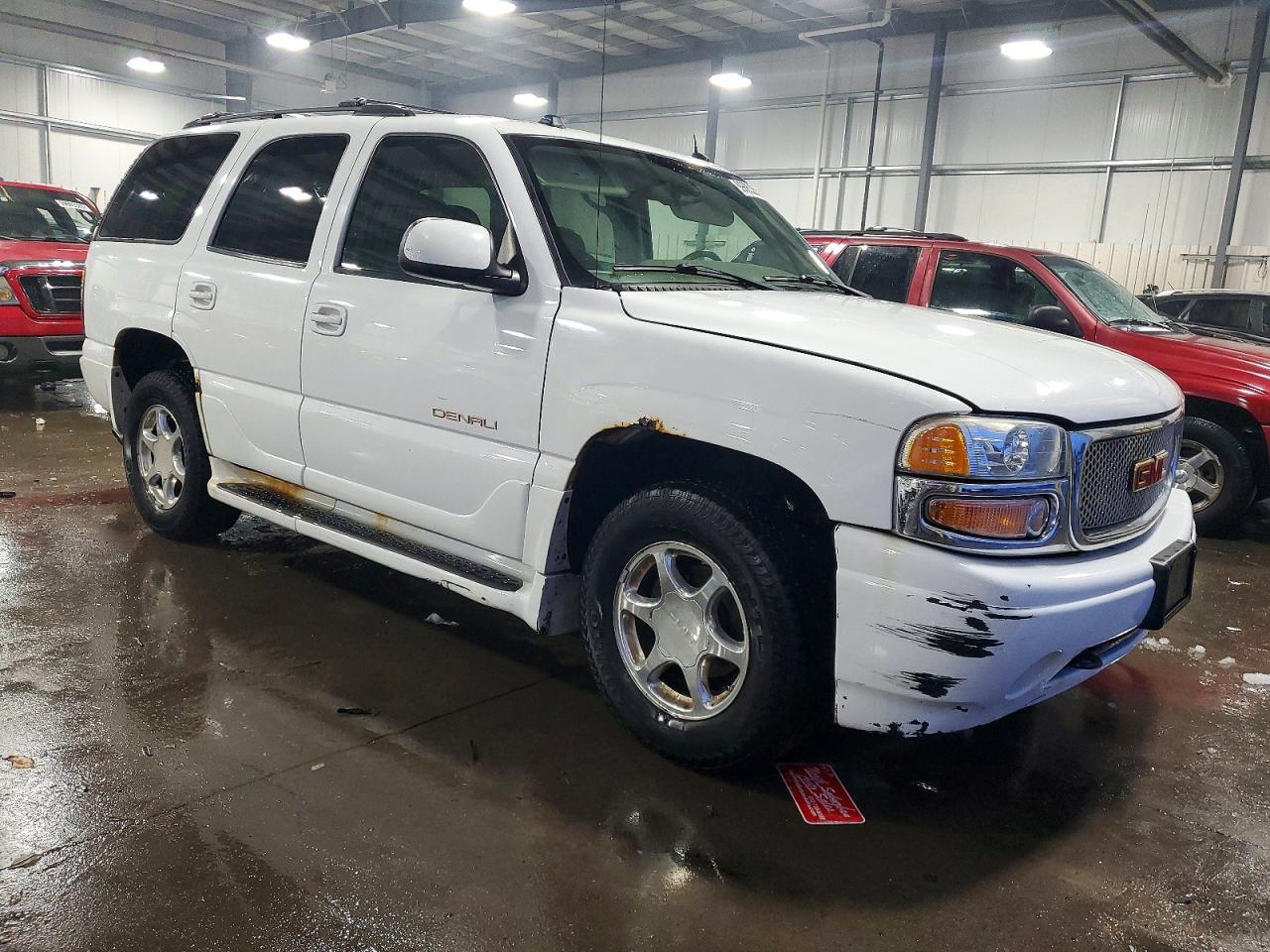 2004 GMC YUKON DENALI photo 4