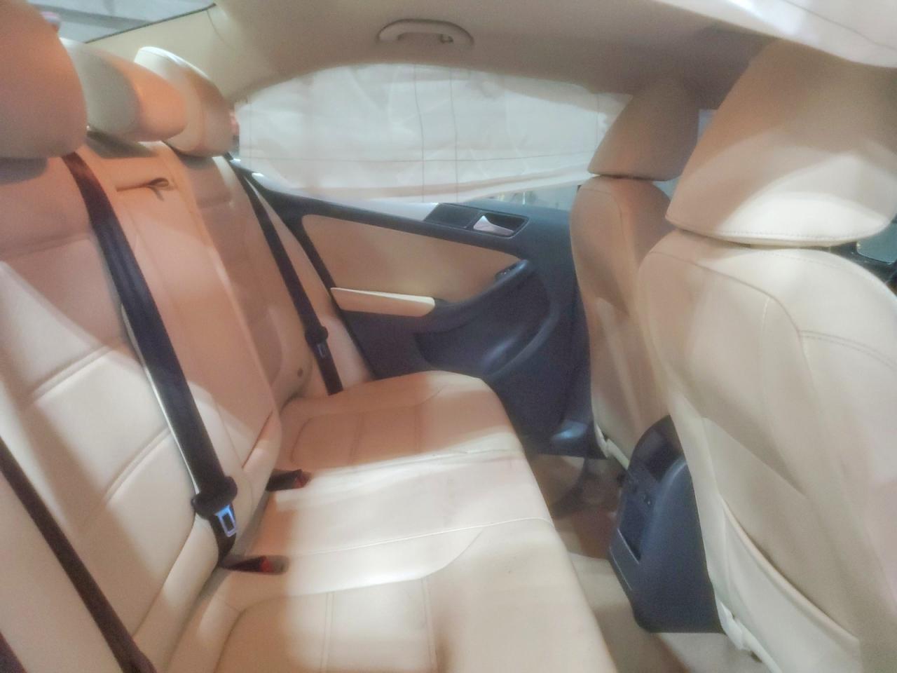 2013 VOLKSWAGEN JETTA SE photo 10