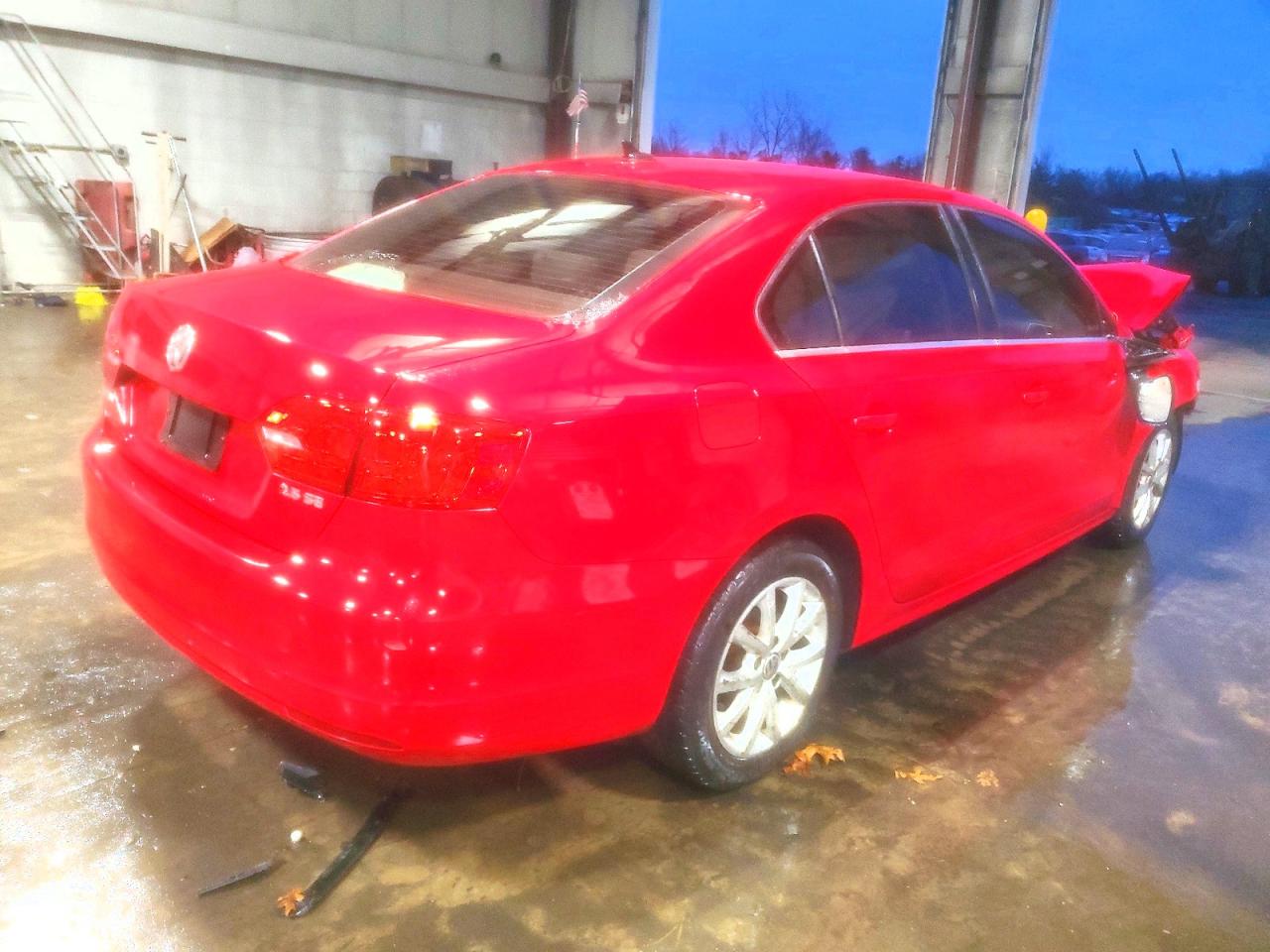 2013 VOLKSWAGEN JETTA SE photo 3