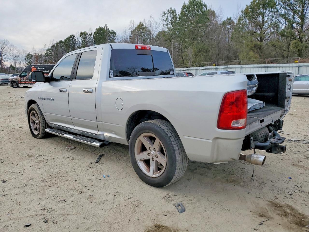 2011 DODGE RAM 1500 photo 2