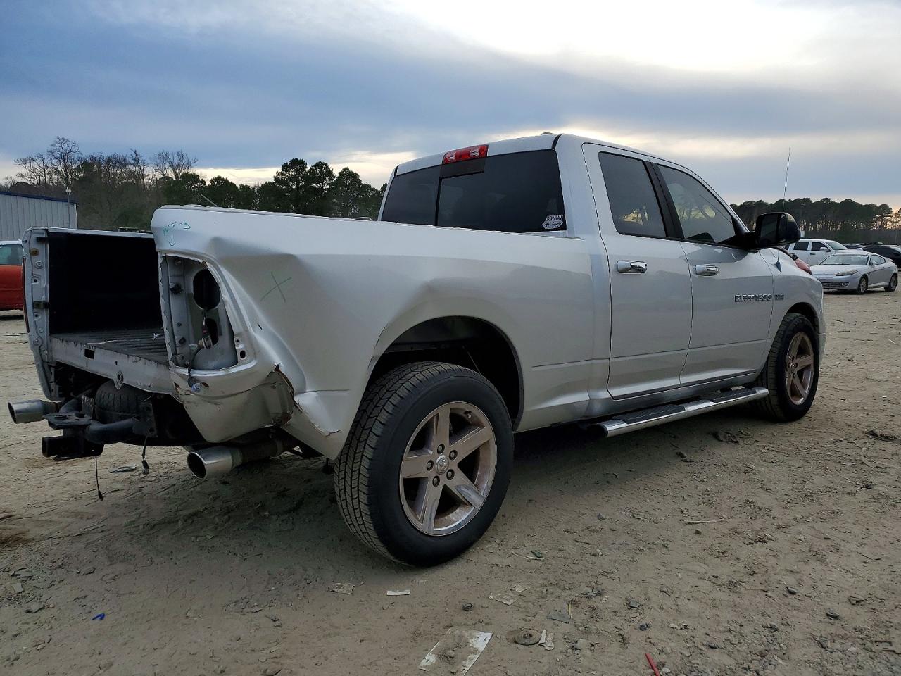 2011 DODGE RAM 1500 photo 3
