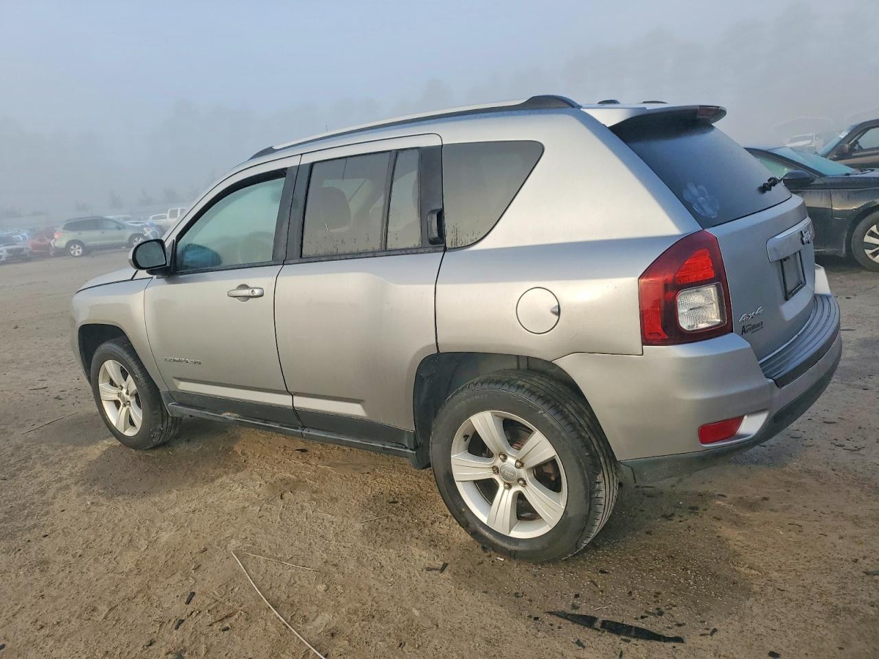 2016 JEEP COMPASS LATITUDE photo 2