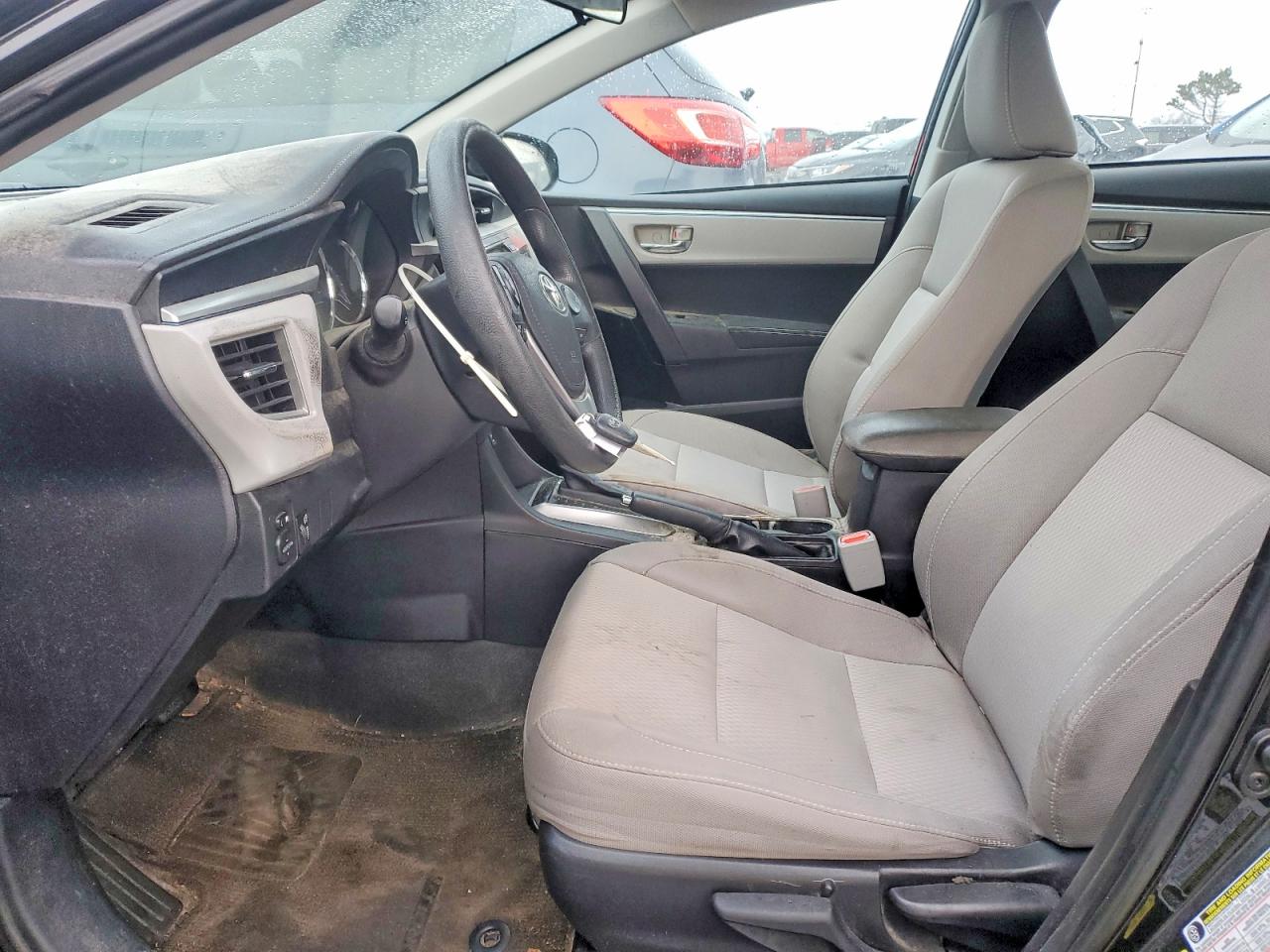2015 TOYOTA COROLLA L photo 19