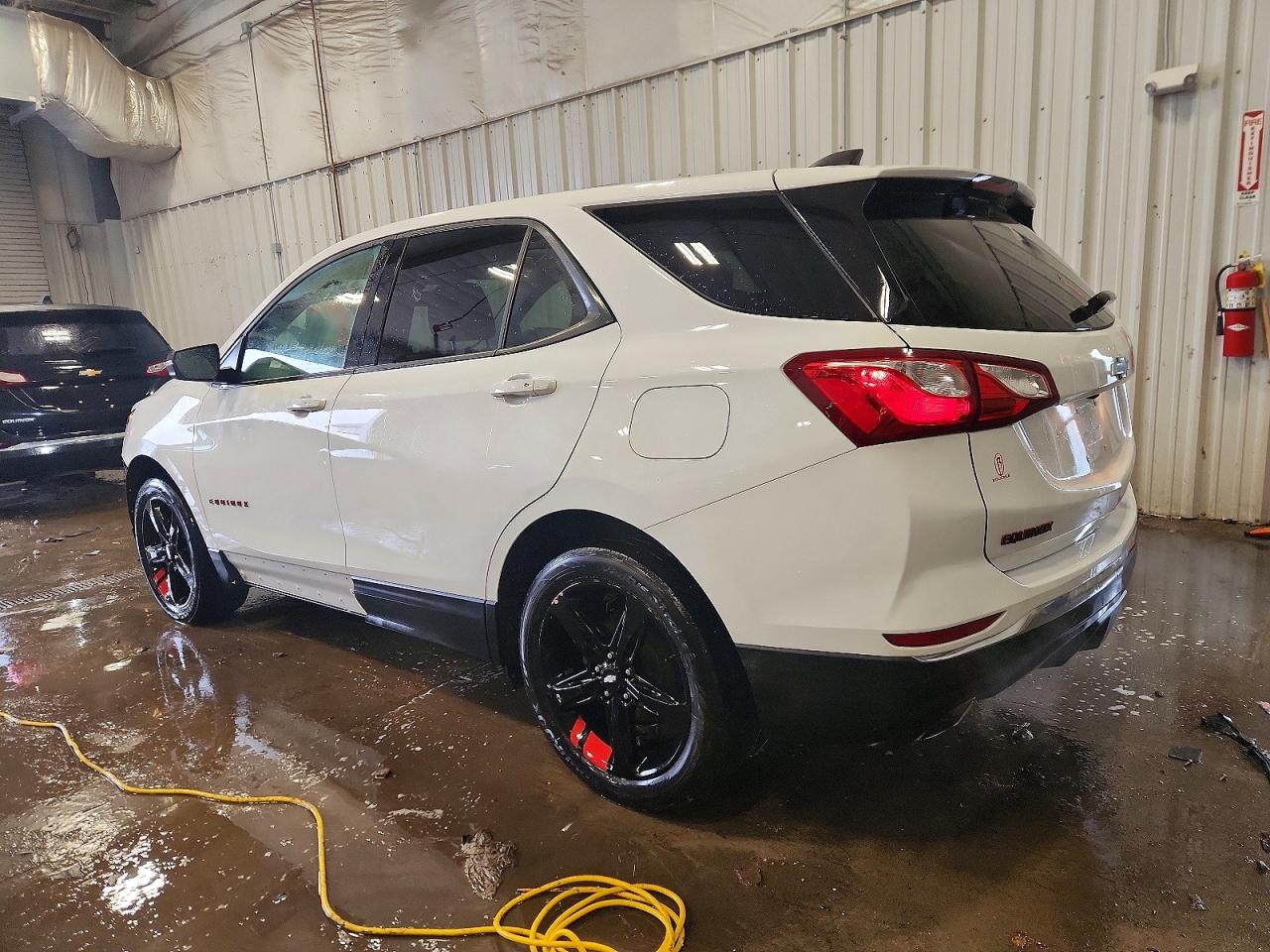 2019 CHEVROLET EQUINOX LT photo 2