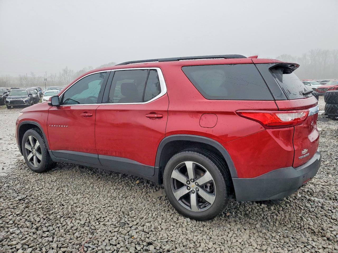 2020 CHEVROLET TRAVERSE LT photo 2