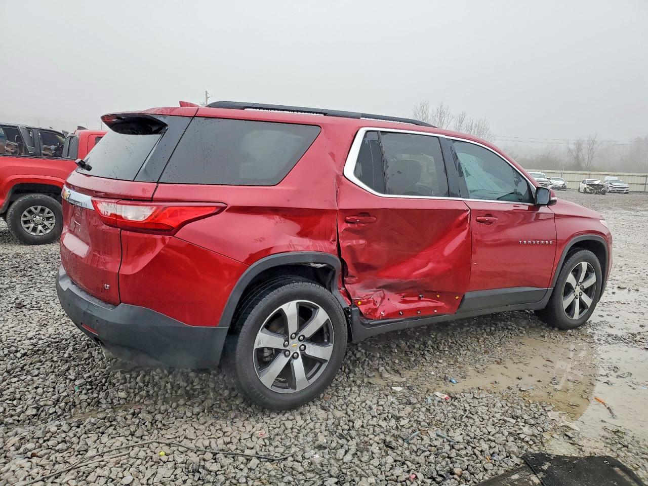 2020 CHEVROLET TRAVERSE LT photo 3