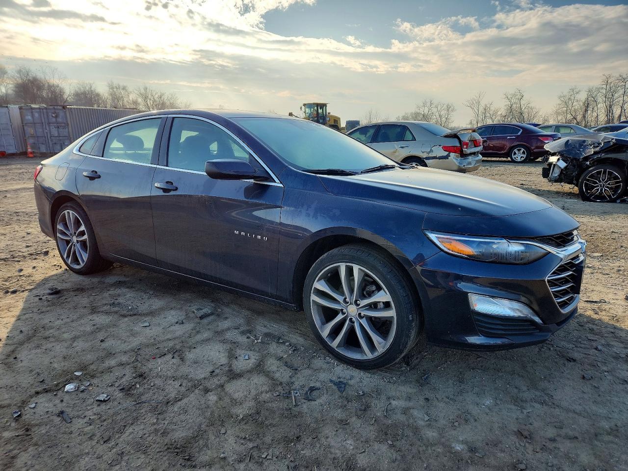 2023 CHEVROLET MALIBU LT photo 4