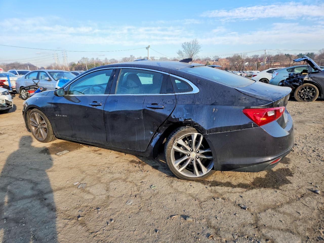 2023 CHEVROLET MALIBU LT photo 2