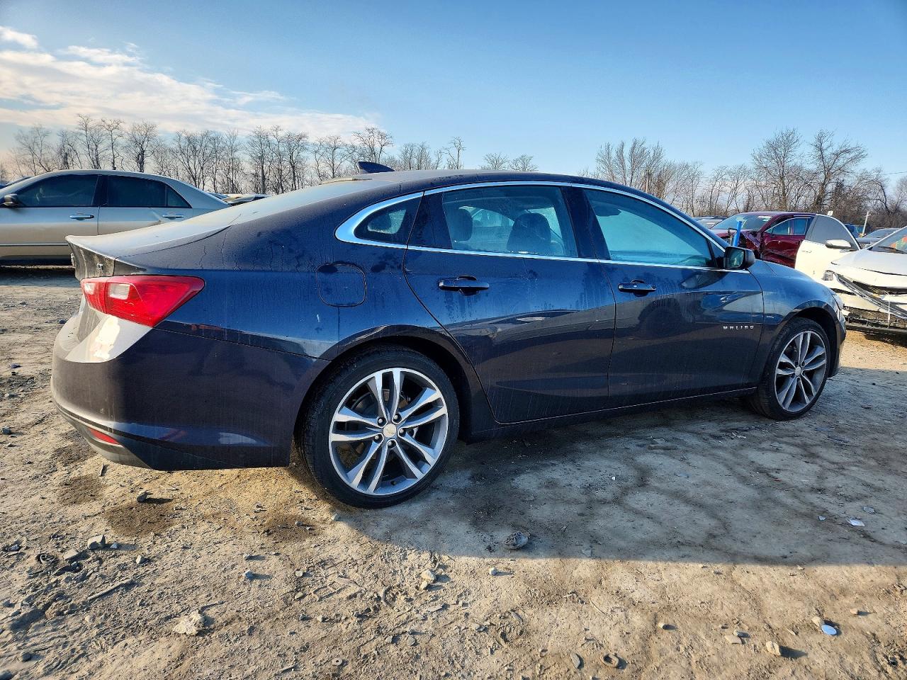 2023 CHEVROLET MALIBU LT photo 3