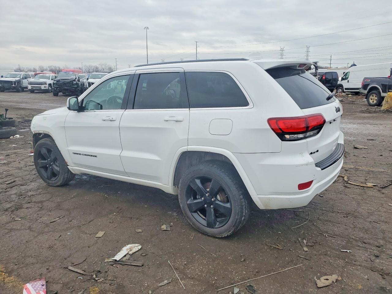 2015 JEEP GRAND CHEROKEE LAREDO photo 2