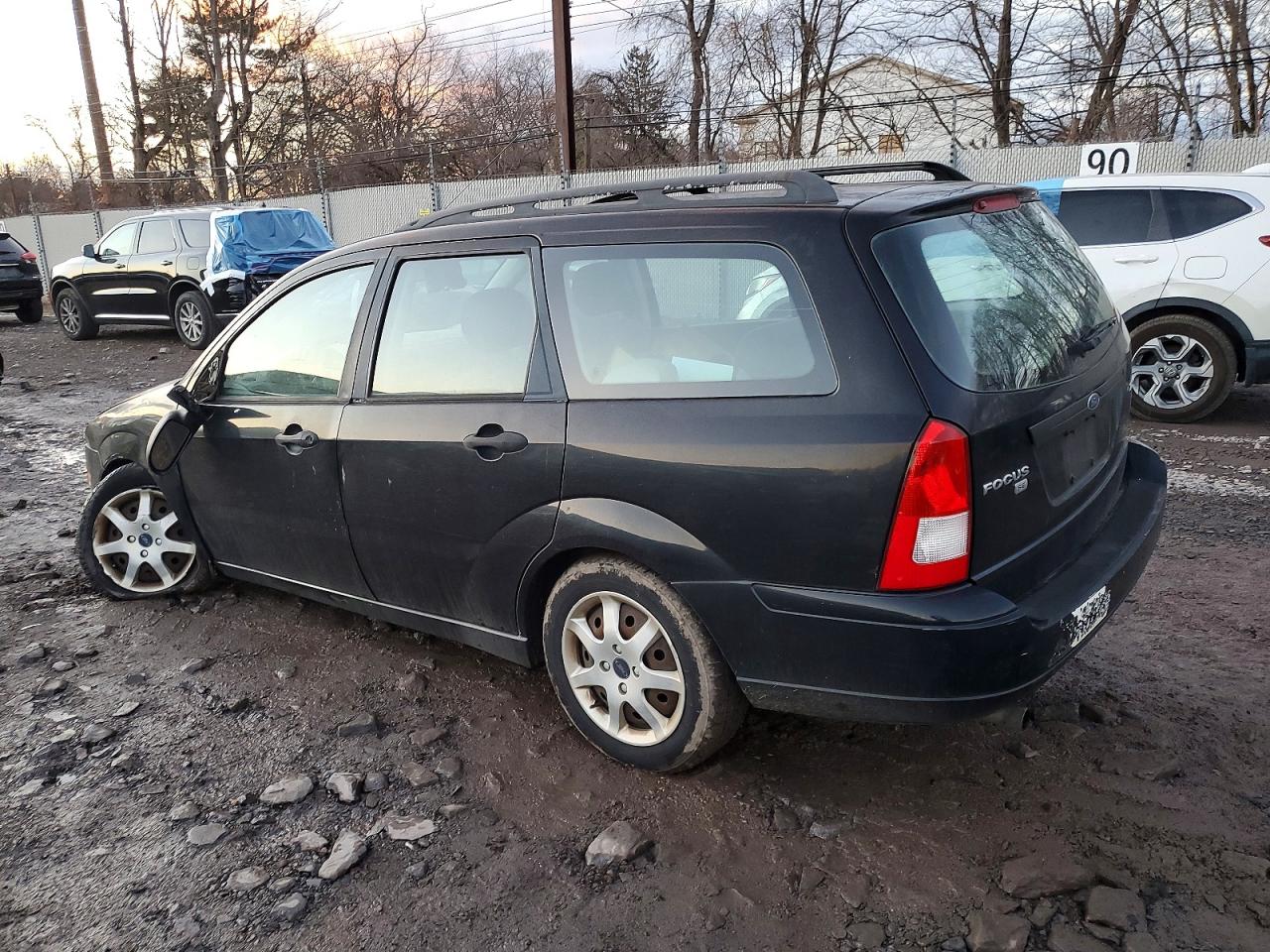 2005 FORD FOCUS ZXW photo 2