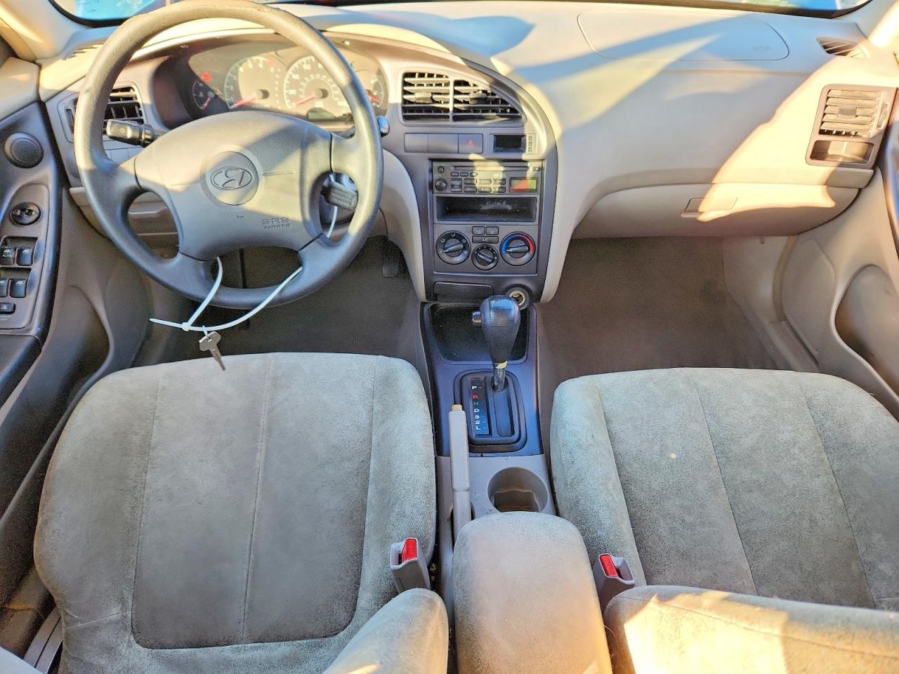 2001 HYUNDAI ELANTRA GLS photo 8