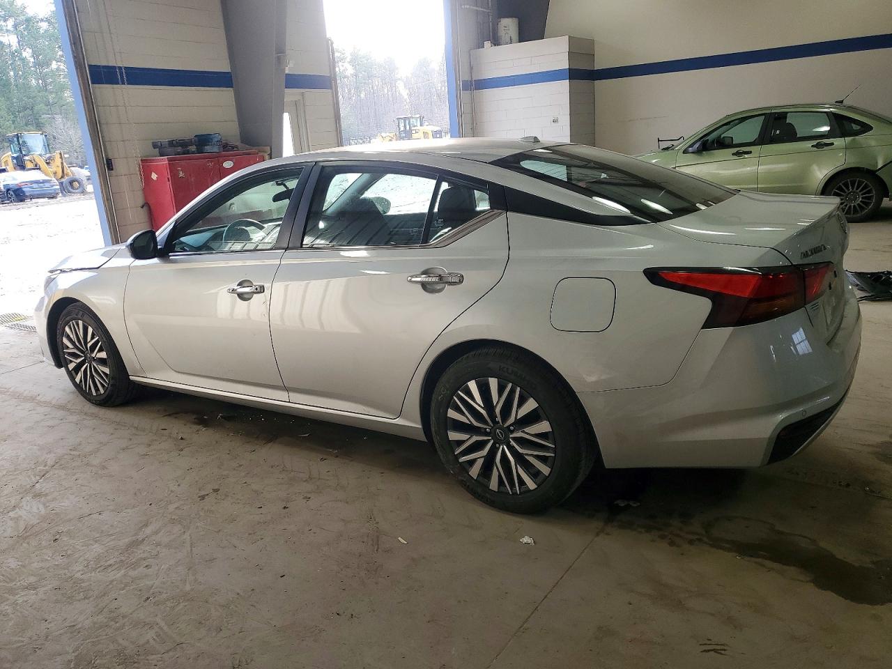 2024 NISSAN ALTIMA SV photo 2