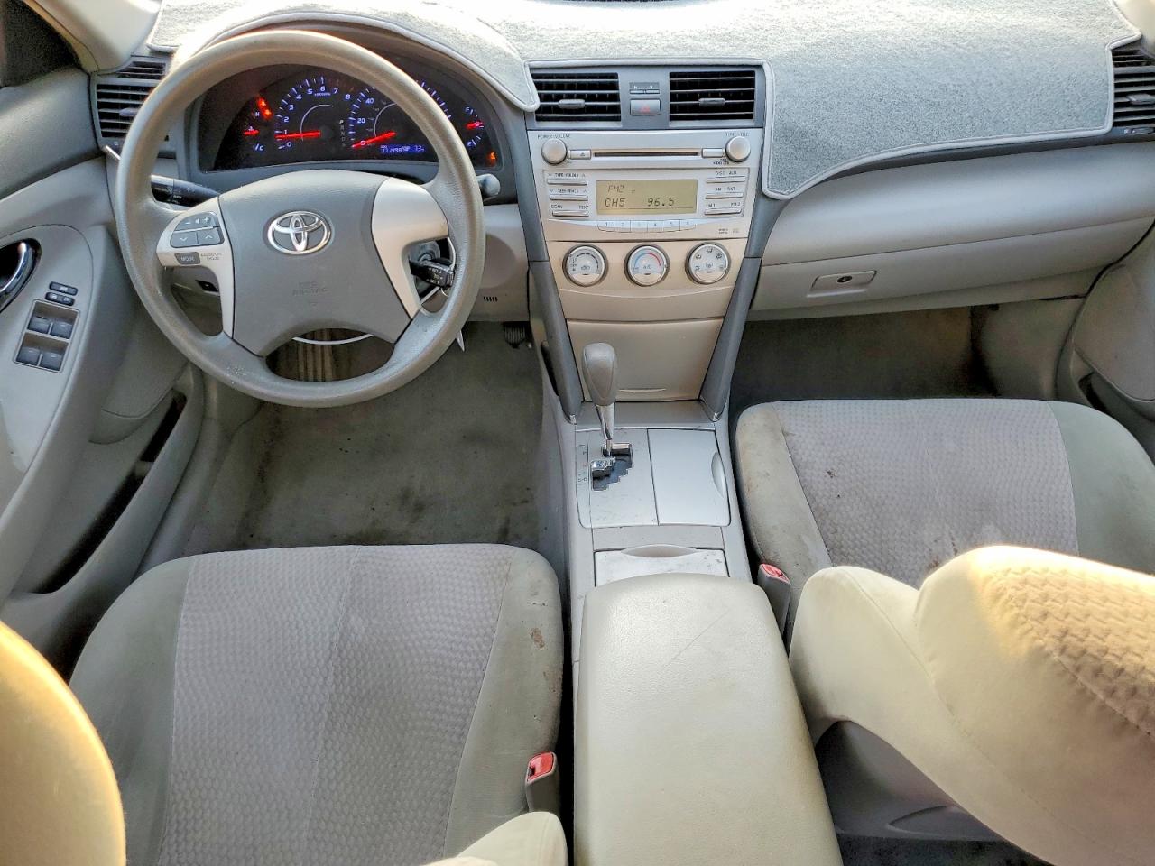 2011 TOYOTA CAMRY BASE photo 8