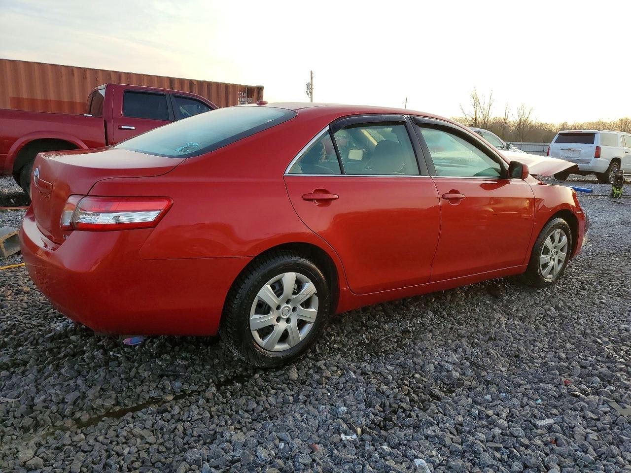 2011 TOYOTA CAMRY BASE photo 3