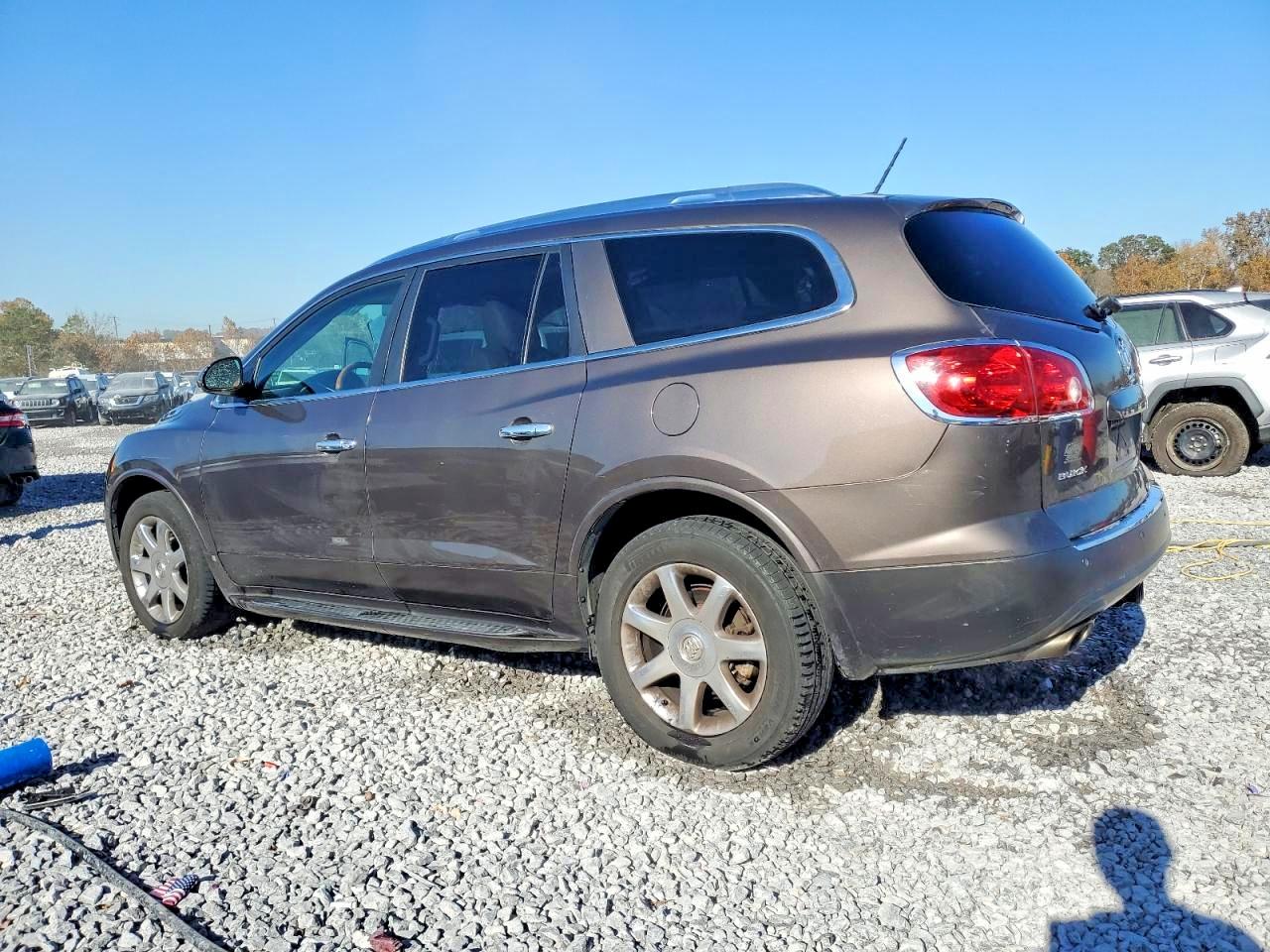2009 BUICK ENCLAVE CXL photo 2