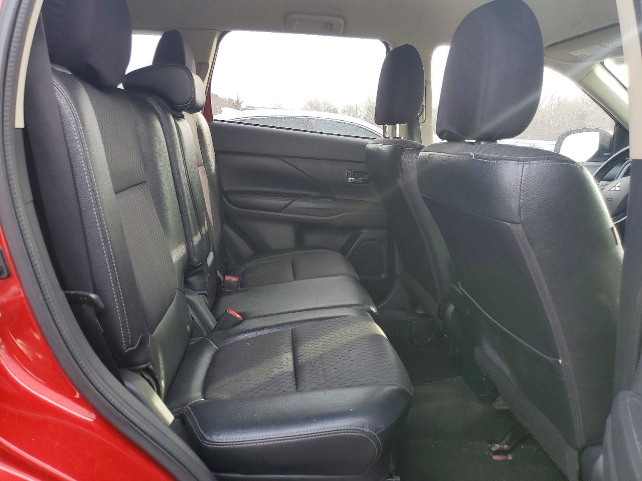 2015 MITSUBISHI OUTLANDER SE photo 11