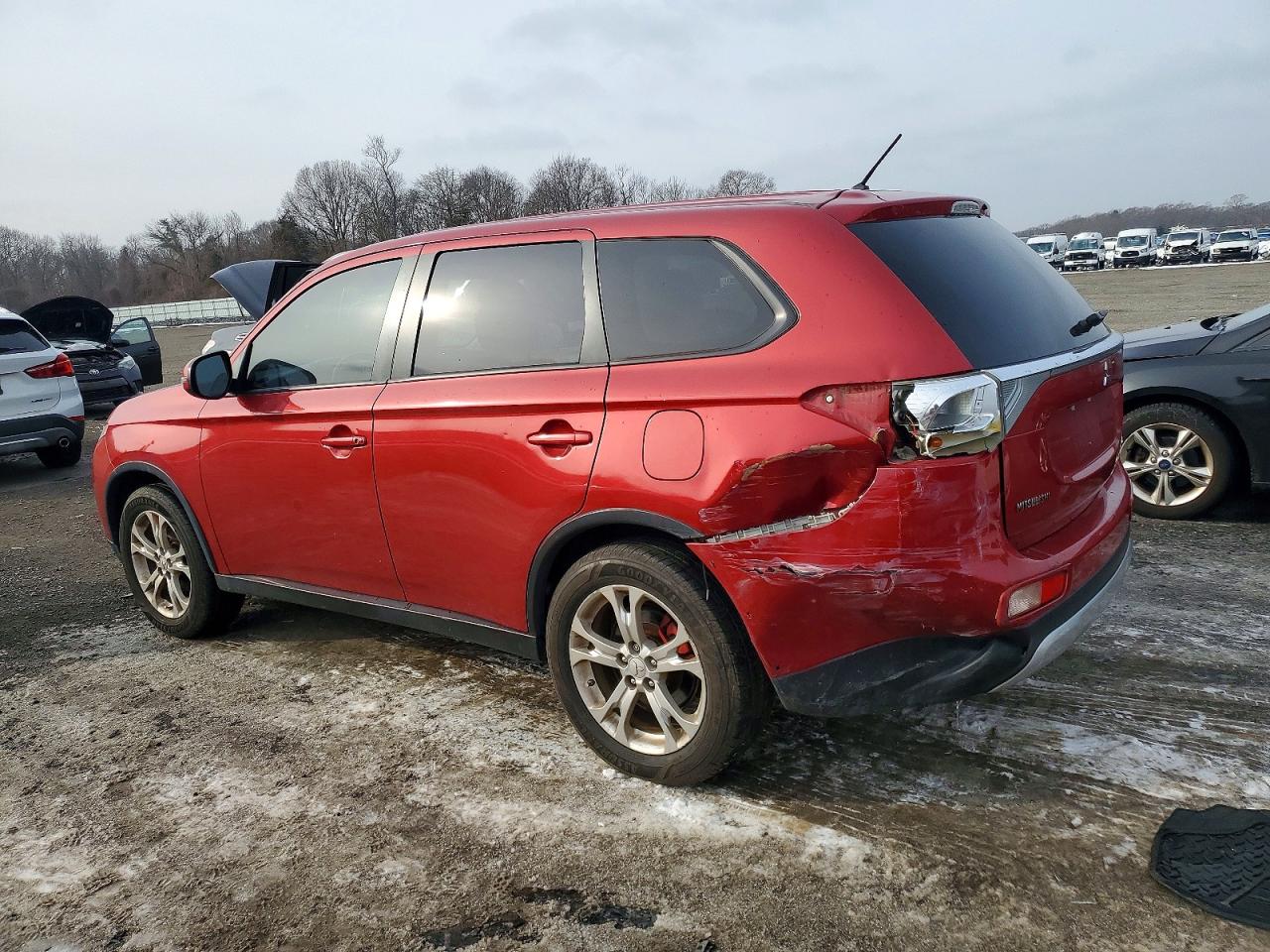 2015 MITSUBISHI OUTLANDER SE photo 2