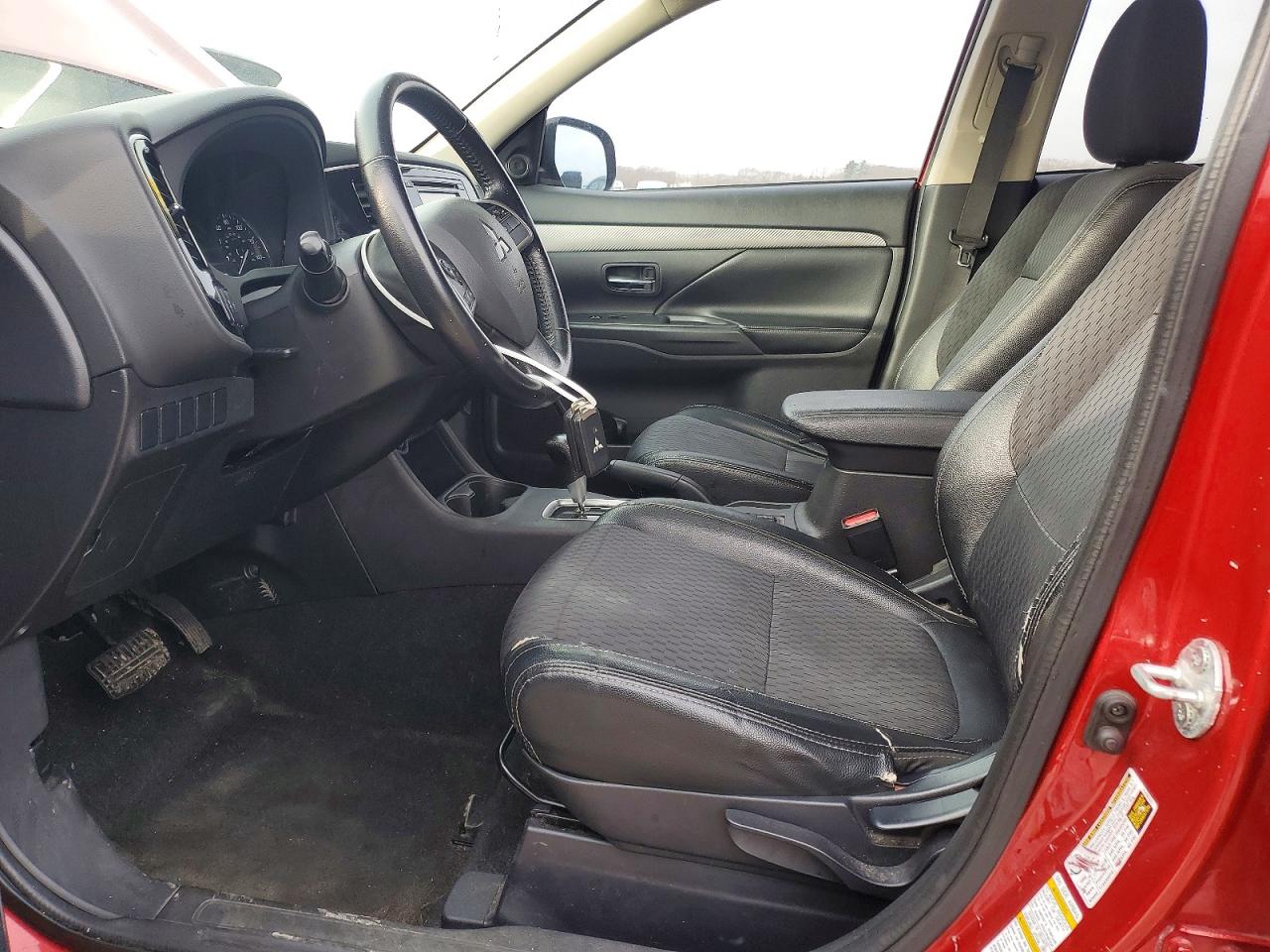 2015 MITSUBISHI OUTLANDER SE photo 7