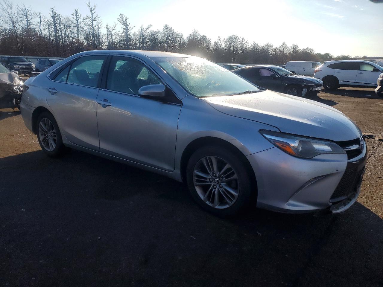 2016 TOYOTA CAMRY LE photo 4