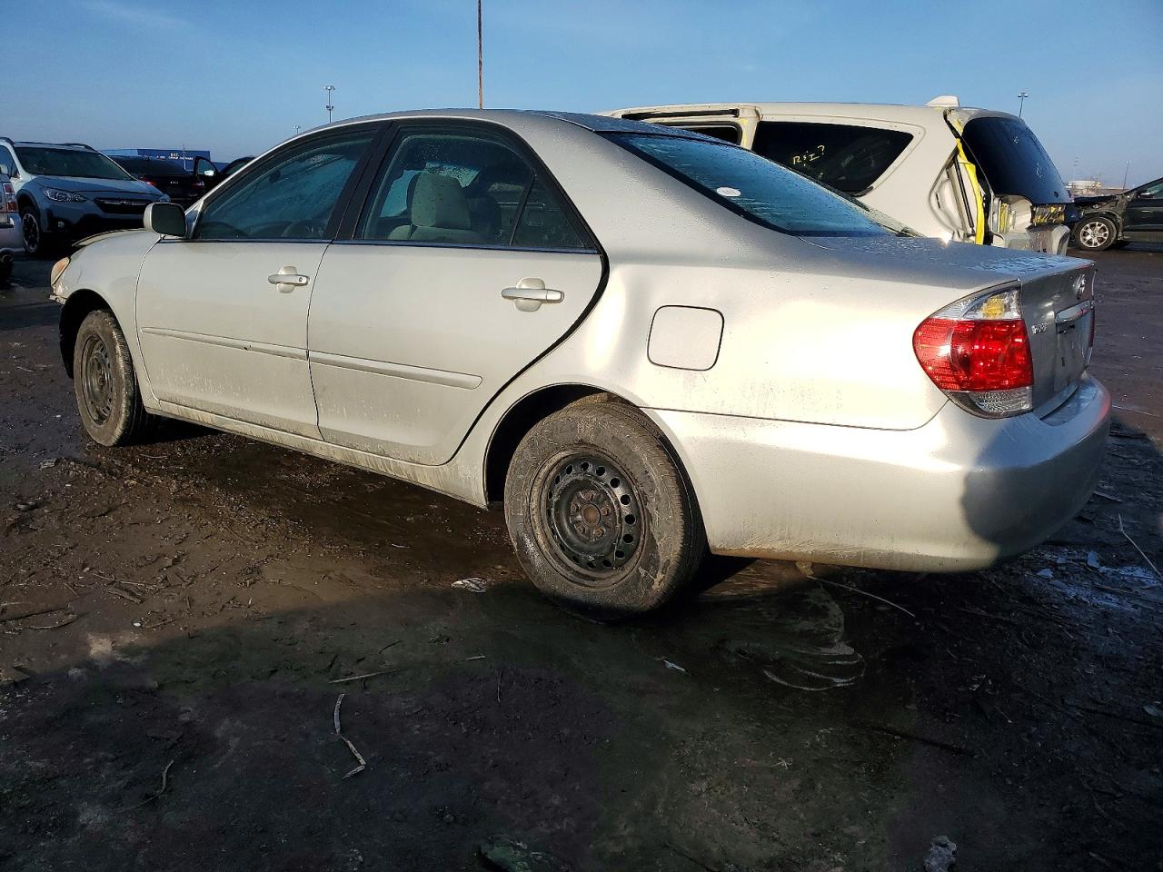 2006 TOYOTA CAMRY LE photo 2