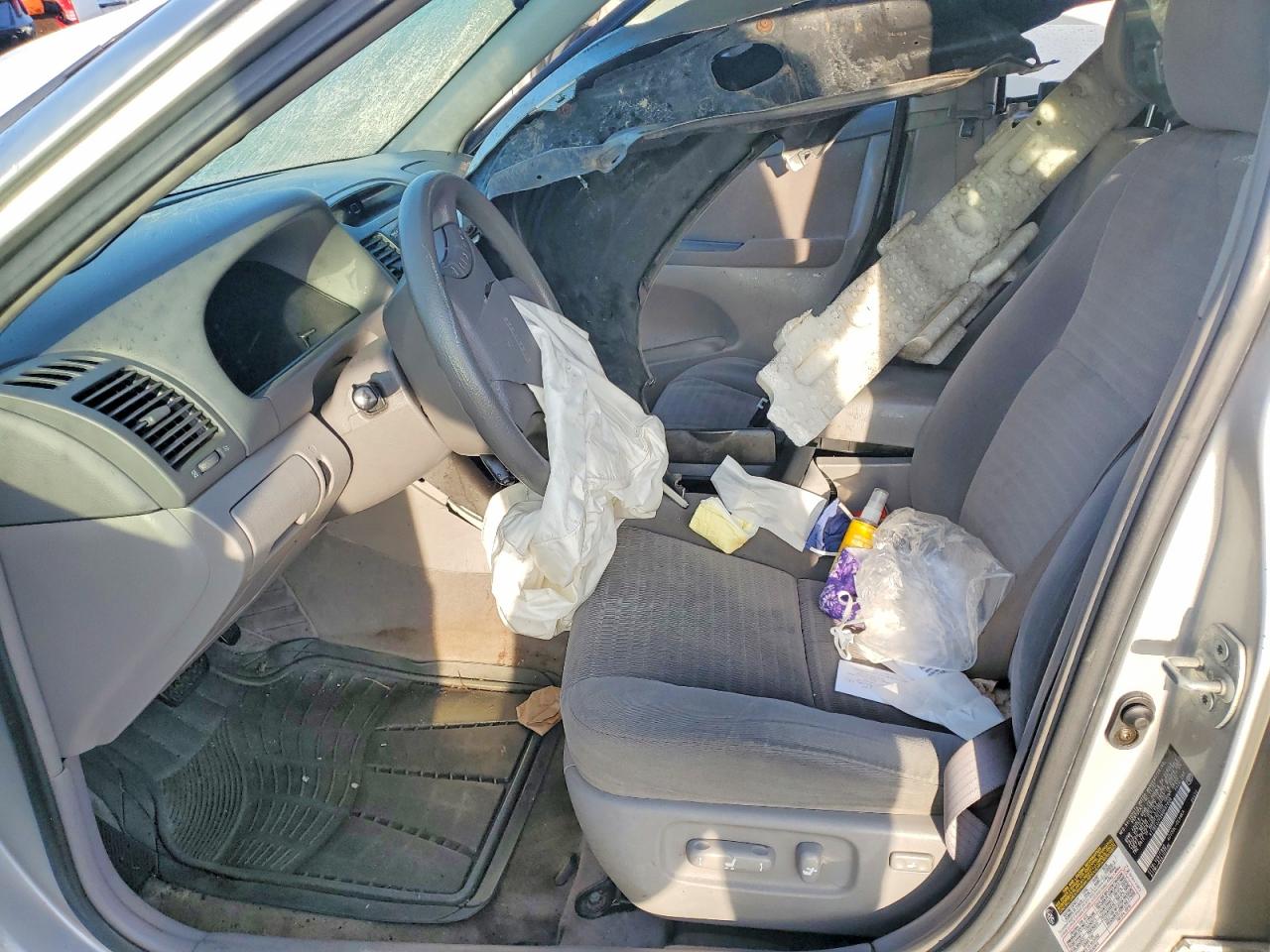 2006 TOYOTA CAMRY LE photo 7