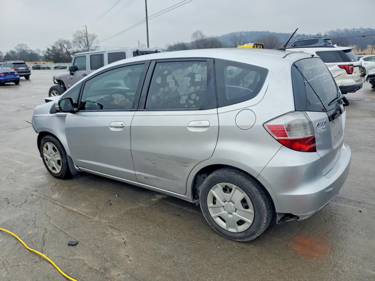2013 HONDA FIT photo 2