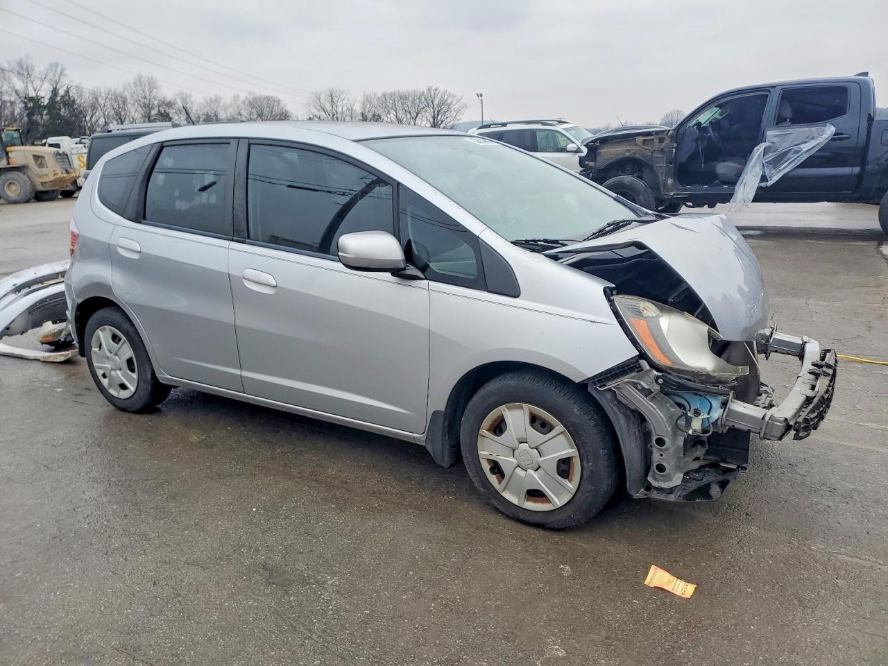 2013 HONDA FIT photo 4