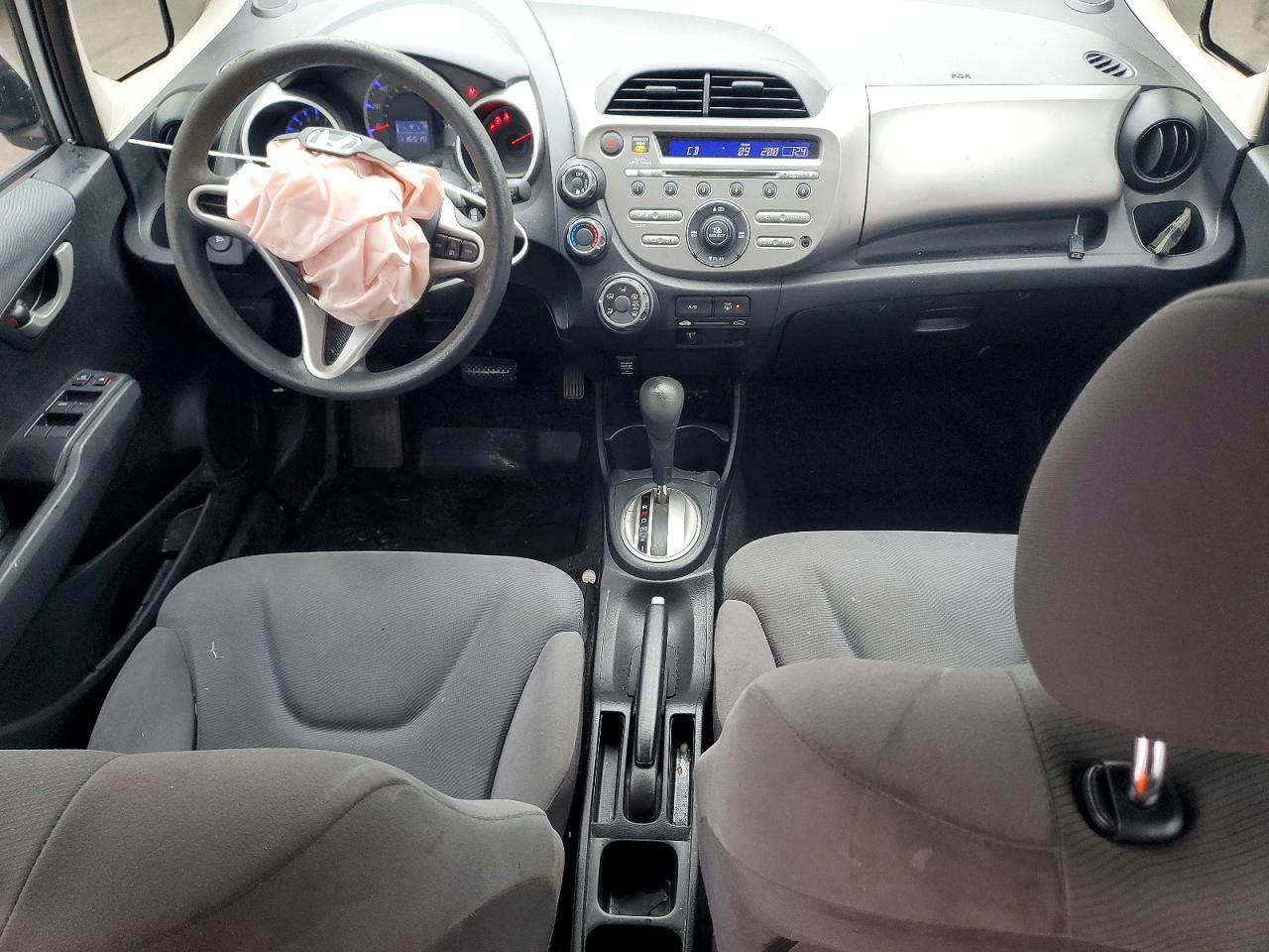 2013 HONDA FIT photo 8
