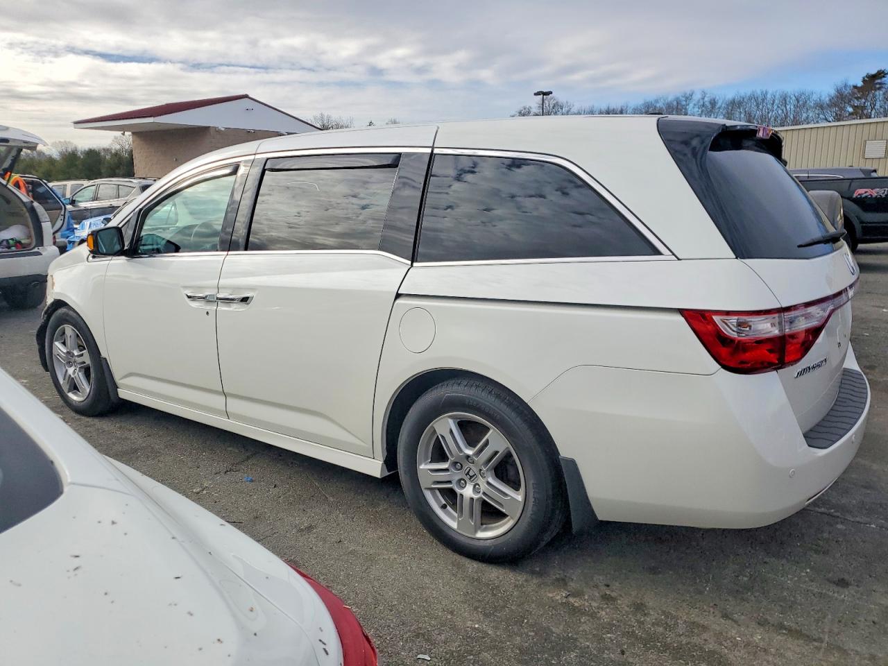 2012 HONDA ODYSSEY TOURING photo 2