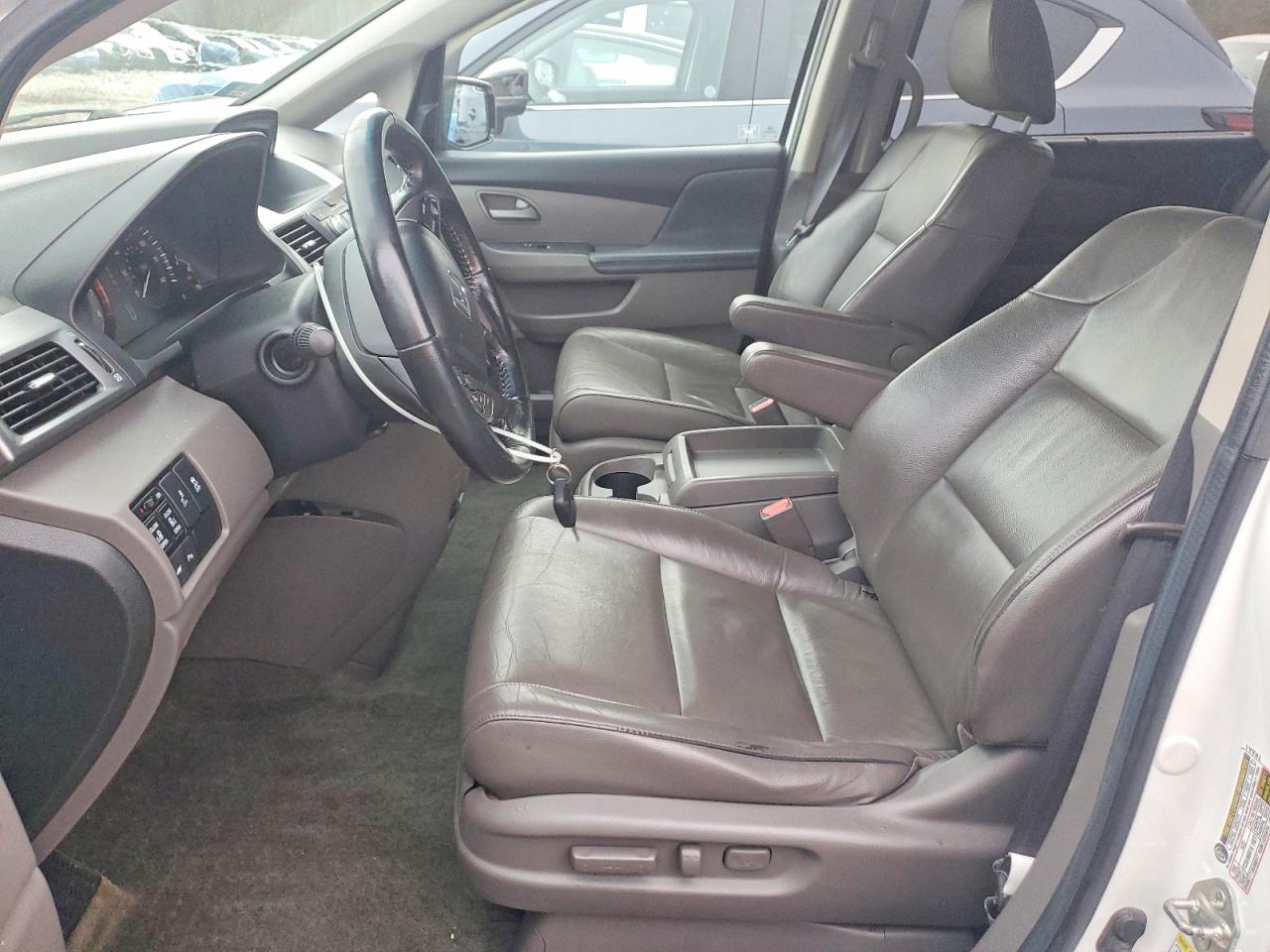2012 HONDA ODYSSEY TOURING photo 7