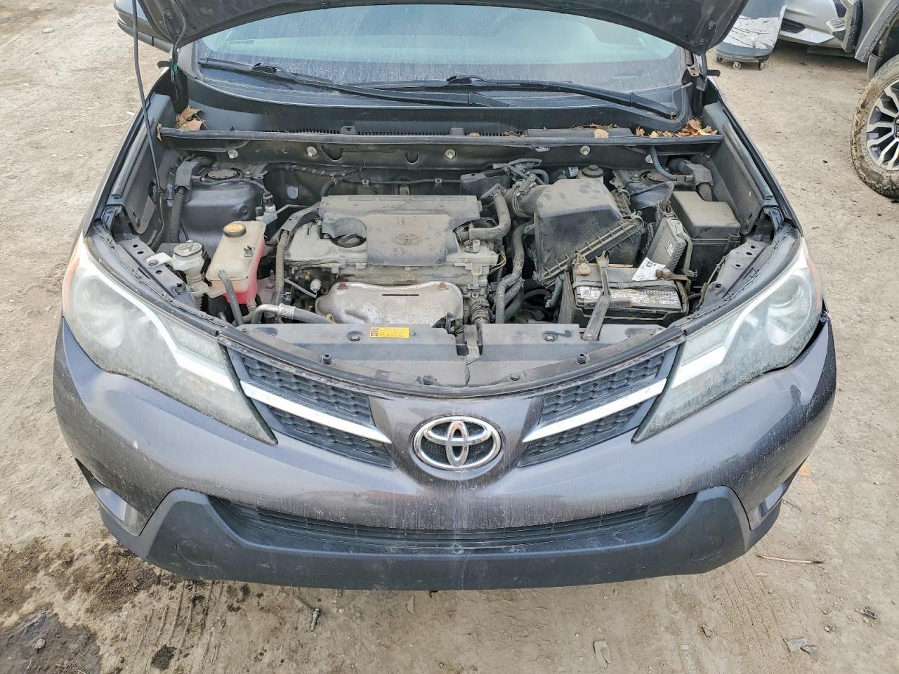 2015 TOYOTA RAV4 XLE photo 12