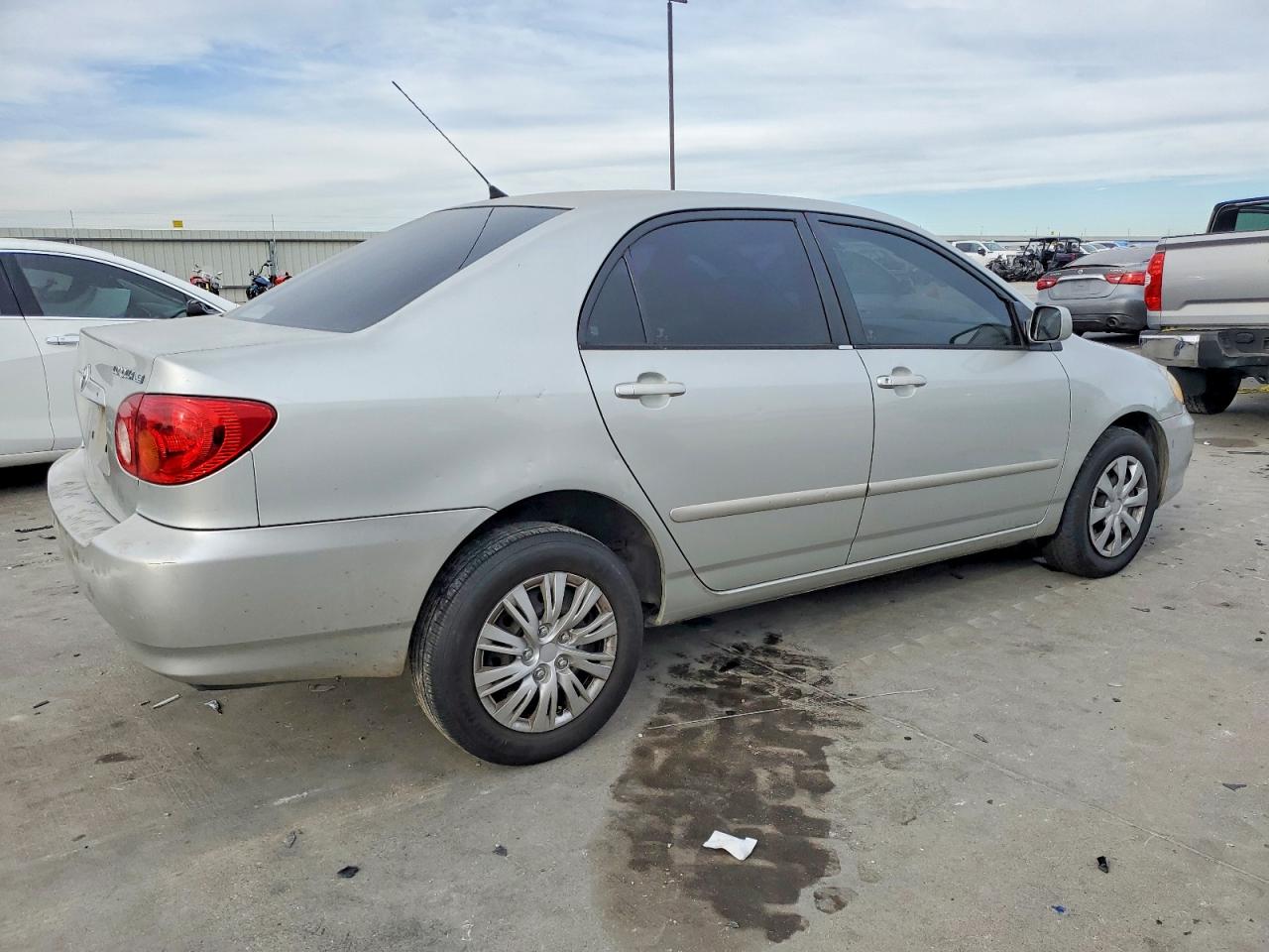 2004 TOYOTA COROLLA CE photo 3