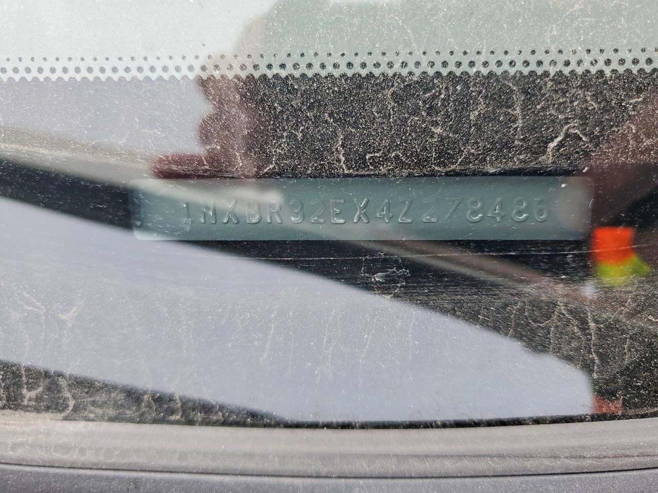 2004 TOYOTA COROLLA CE photo 12