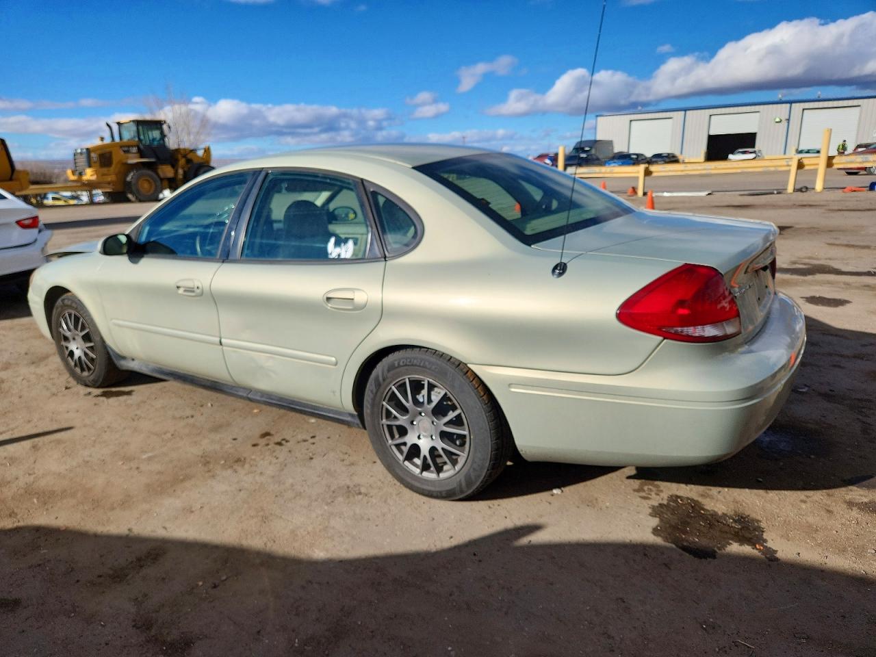2006 FORD TAURUS SEL photo 2