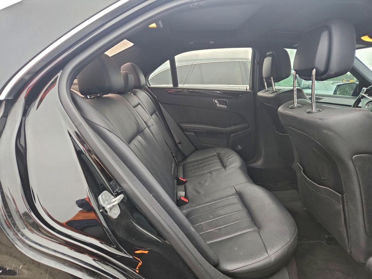 2010 MERCEDES-BENZ E 550 photo 10