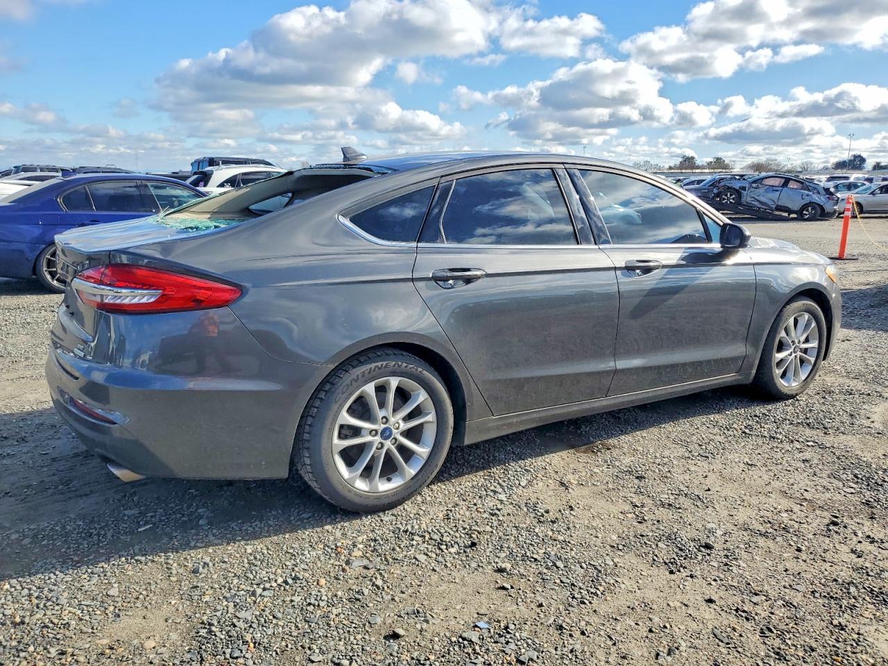 2019 FORD FUSION SE photo 3