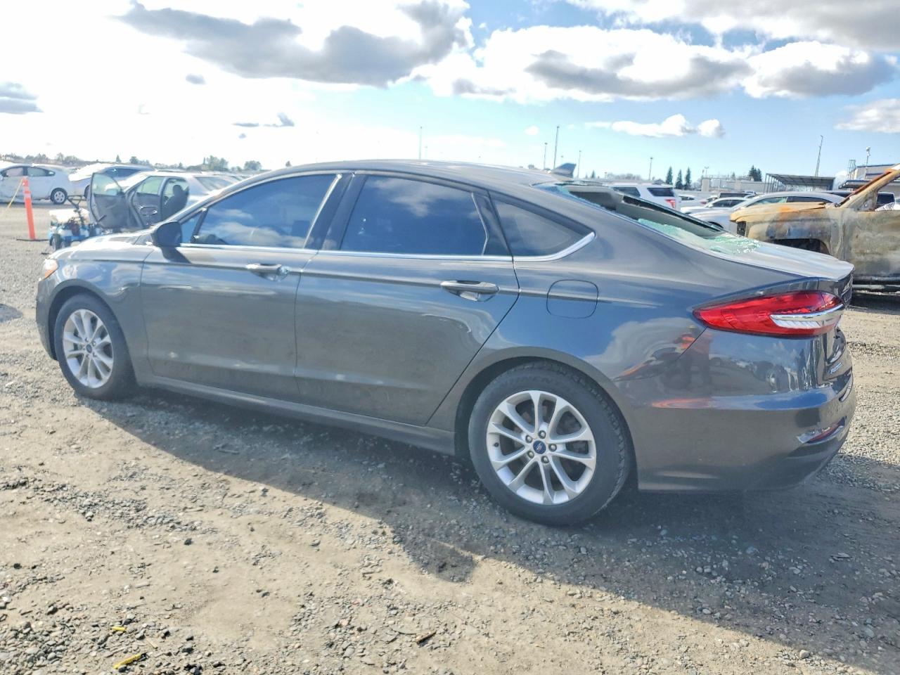 2019 FORD FUSION SE photo 2