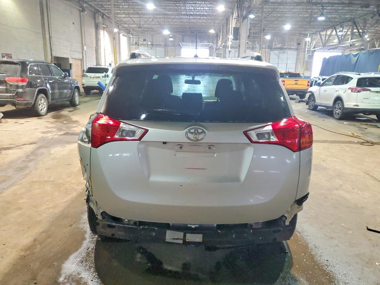 2014 TOYOTA RAV4 LE photo 6
